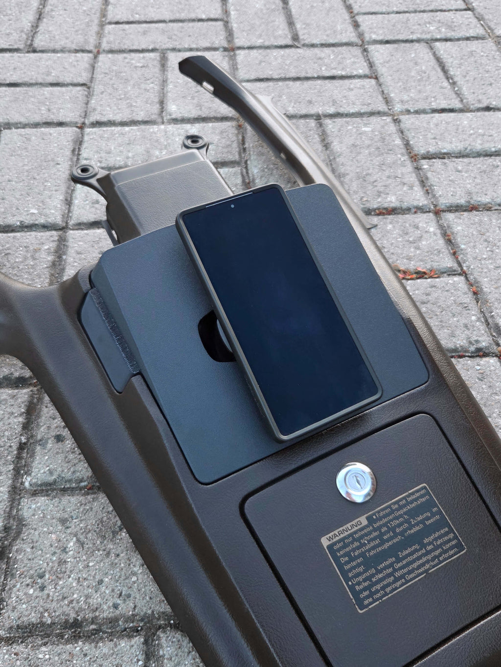 Honda Goldwing GL1500 Phone Mount for QuadLock Wireless Charger