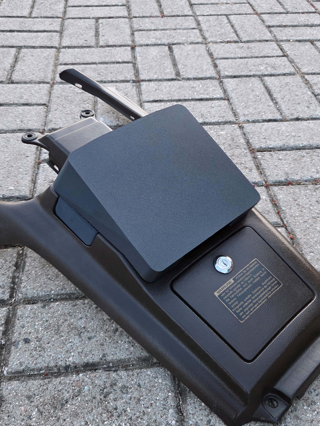 Honda Goldwing GL1500 Phone Mount for QuadLock Wireless Charger